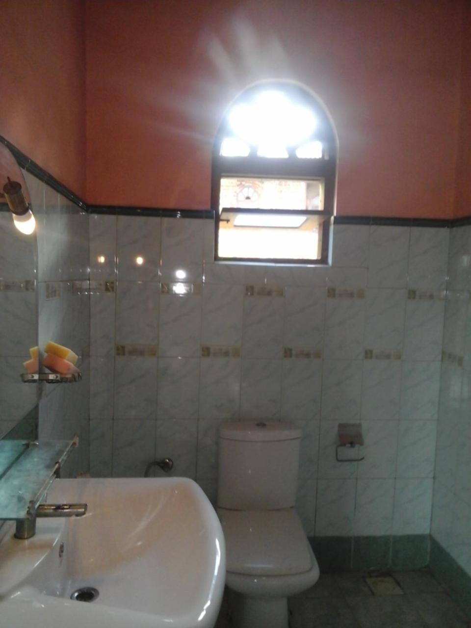 Colombo 20 Minutes By Train Appartement Wattala Buitenkant foto